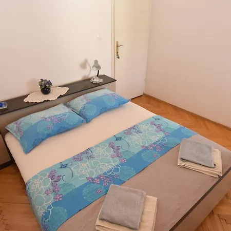 Apartment Silvija Near Luke Beach